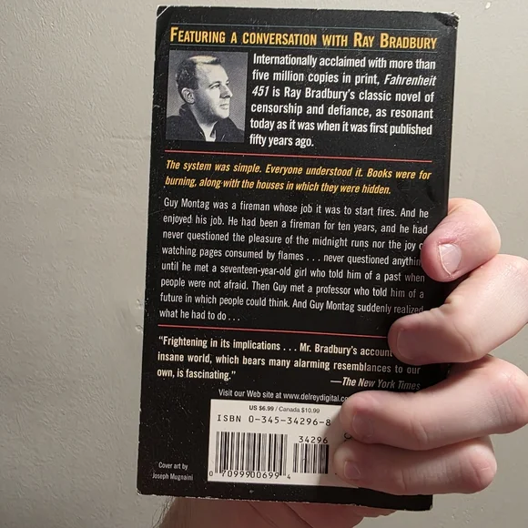 Fahrenheit 451 - Picture 3 of 5
